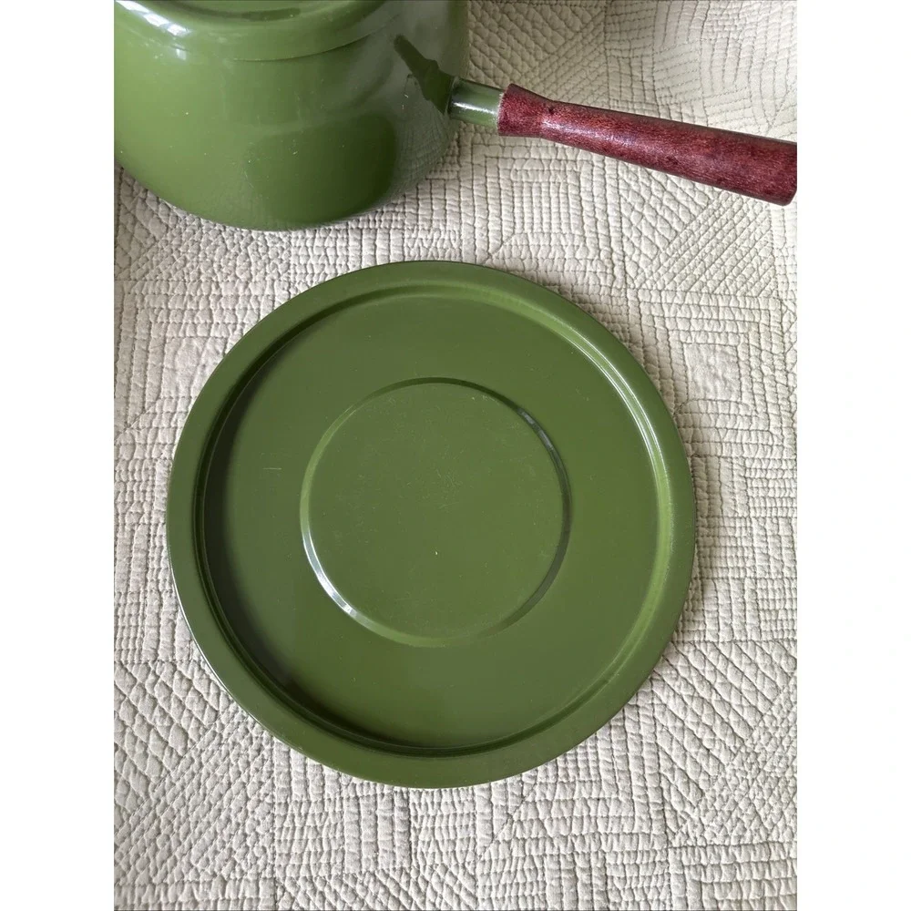 VTG Avocado Green Fondue Pot Lid Wood Handle Tray Mid Century Modern MCM Decor